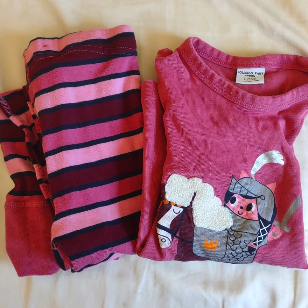 Polarn O. Pyret set of pajamas in size 4-6